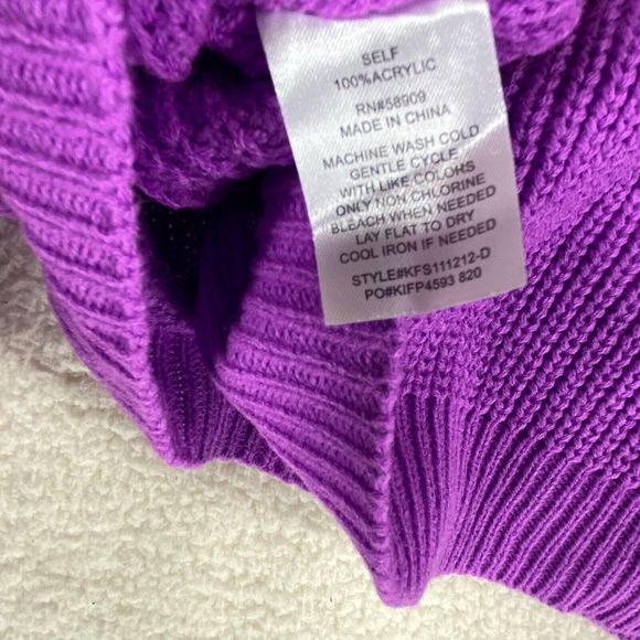 GB Purple Cable Knit Long Sleeve Crop Sweater NWT Size Small - Picture 8 of 9